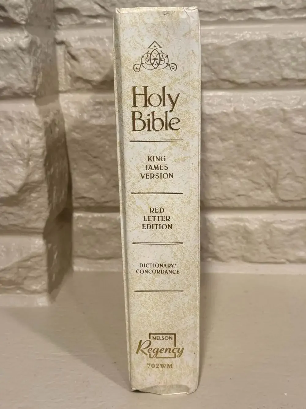 Nelson Regency Holy Bible King James Version Red Letter Edition 702WM